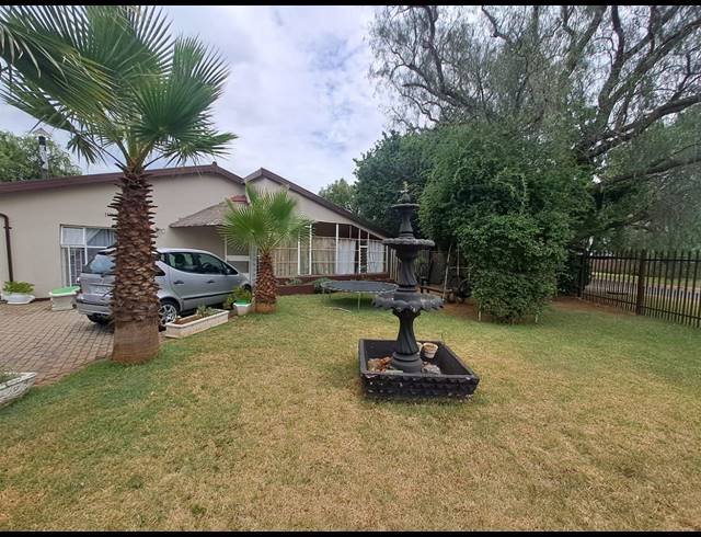 3 BEDROOM HOUSE FOR SALE IN ROTHDENE